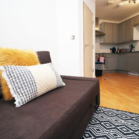 Centrally Located Spacious 2Br | Cohost Partners 카디프 외부 사진
