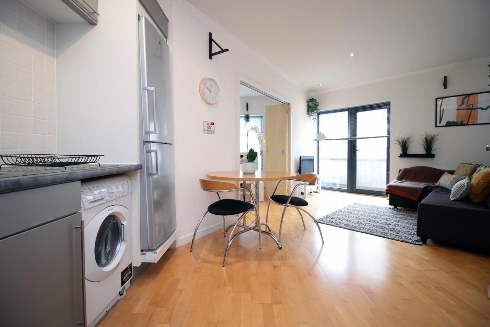 Centrally Located Spacious 2Br | Cohost Partners 카디프 외부 사진