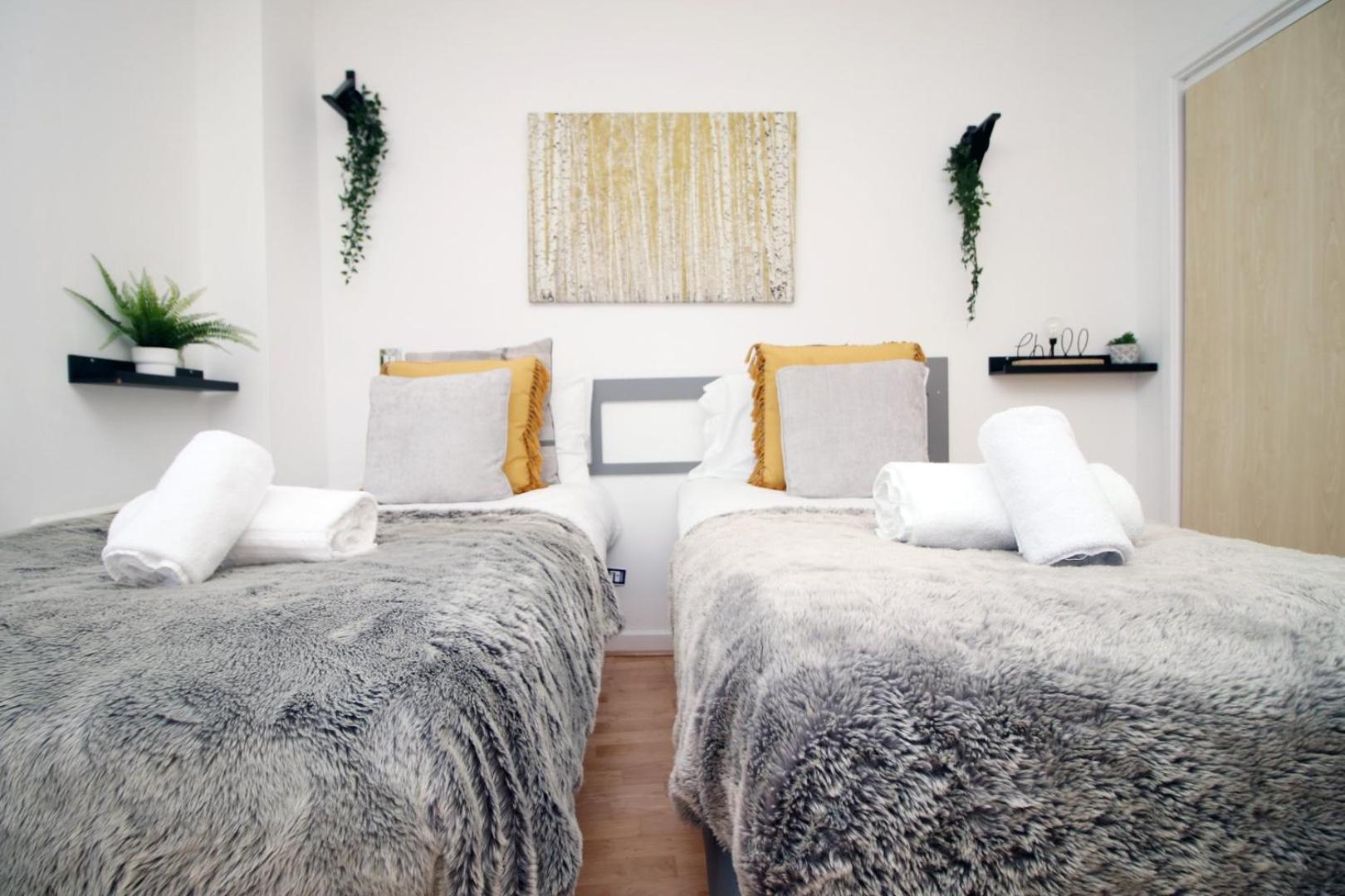 Centrally Located Spacious 2Br | Cohost Partners 카디프 외부 사진