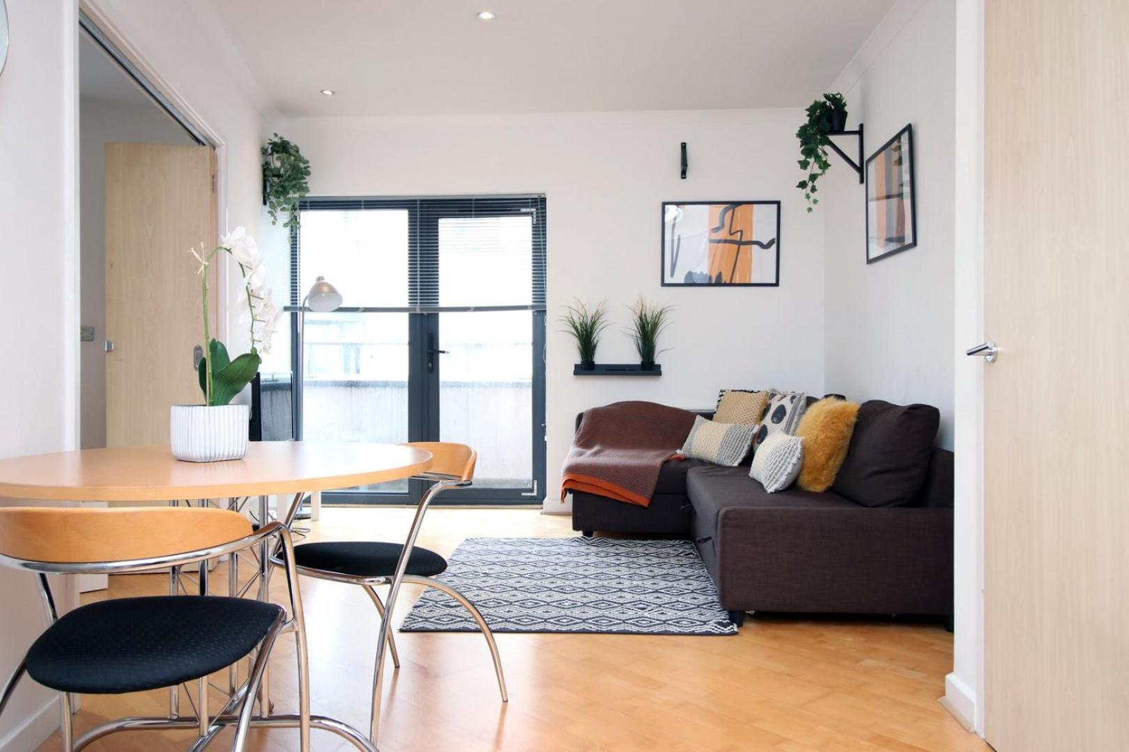 Centrally Located Spacious 2Br | Cohost Partners 카디프 외부 사진