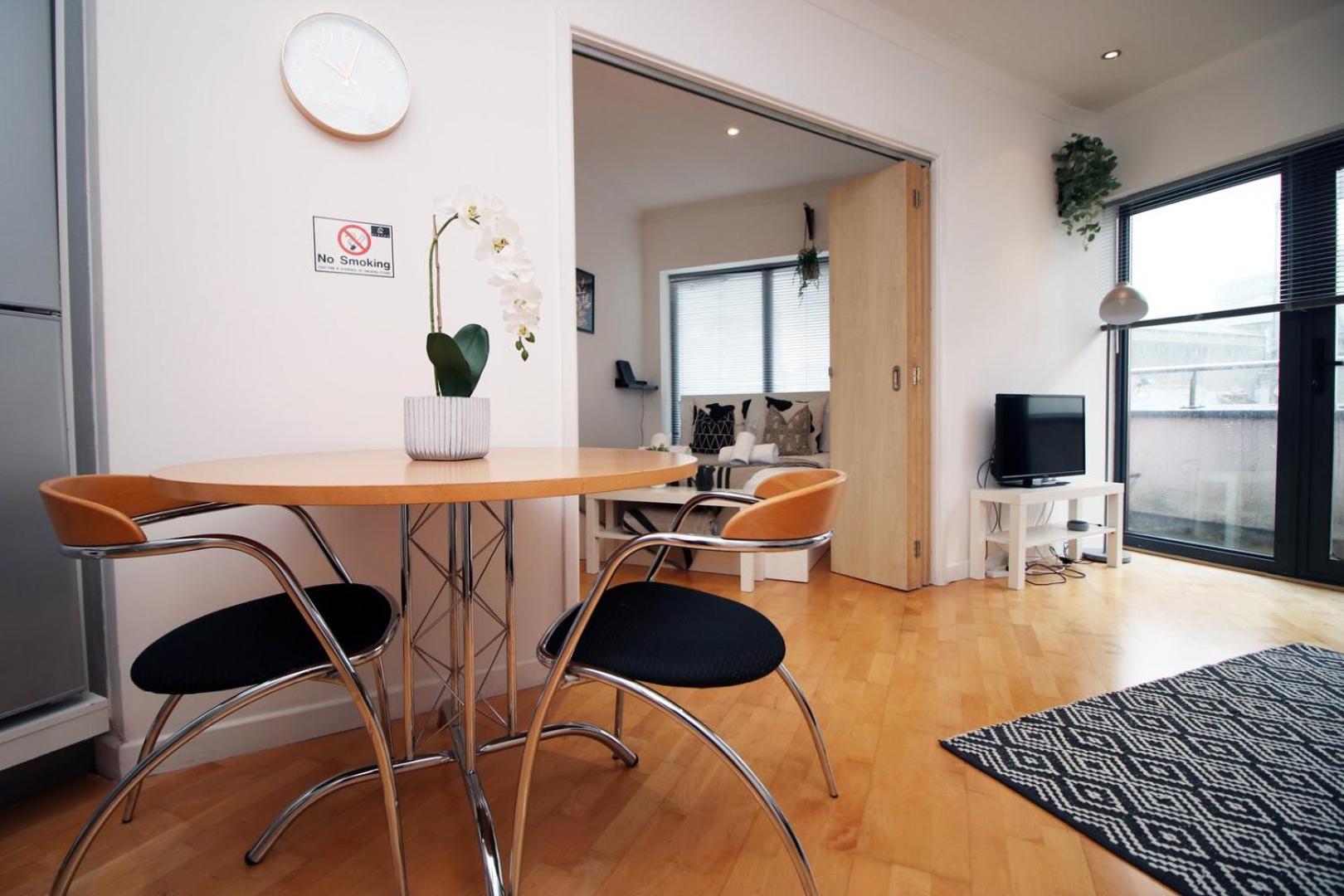Centrally Located Spacious 2Br | Cohost Partners 카디프 외부 사진