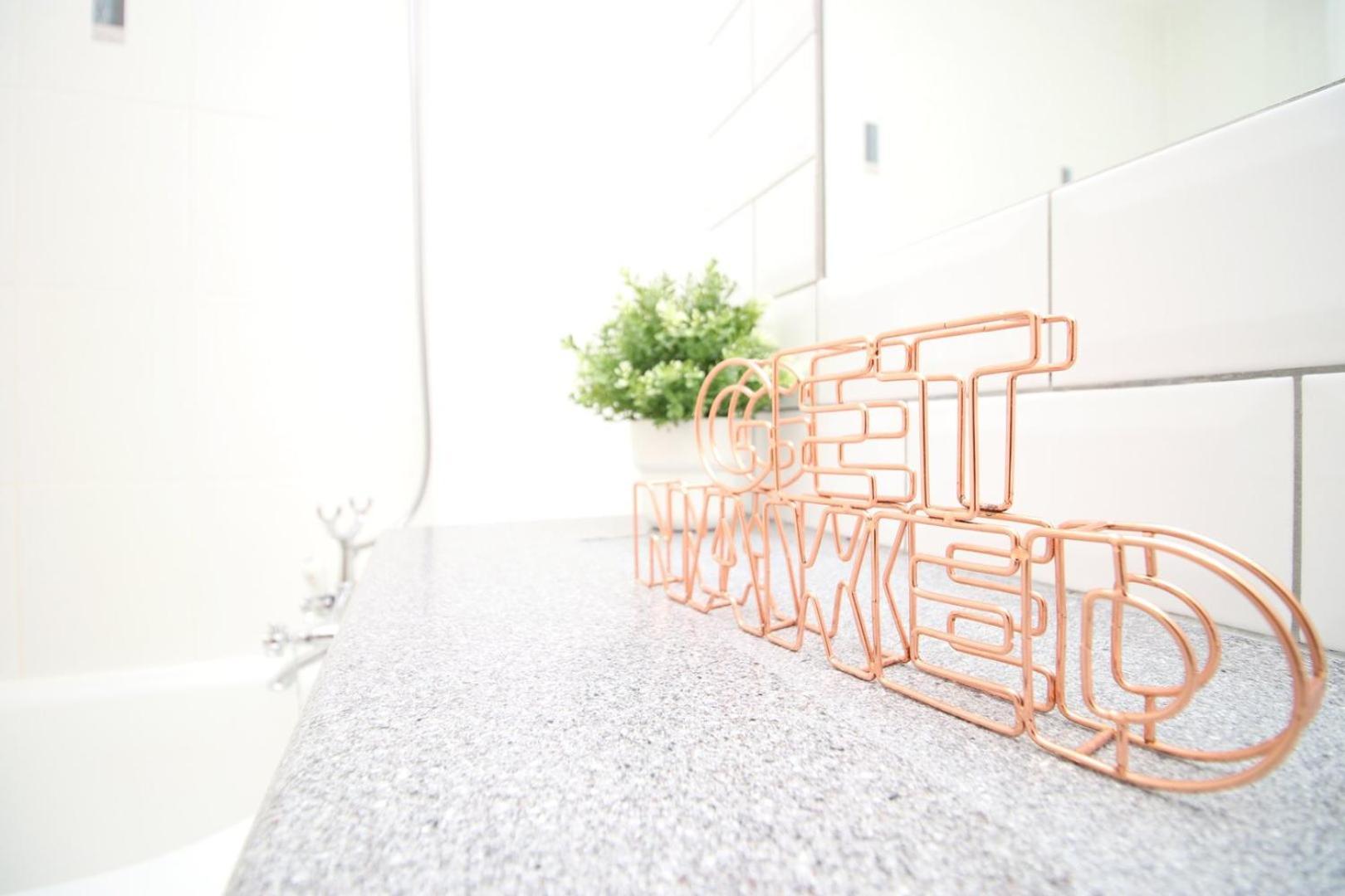 Centrally Located Spacious 2Br | Cohost Partners 카디프 외부 사진