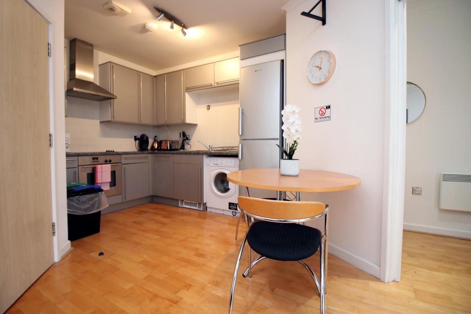 Centrally Located Spacious 2Br | Cohost Partners 카디프 외부 사진