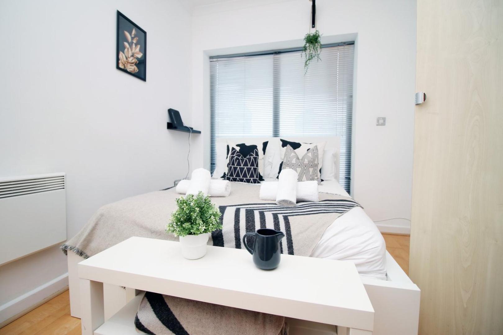 Centrally Located Spacious 2Br | Cohost Partners 카디프 외부 사진