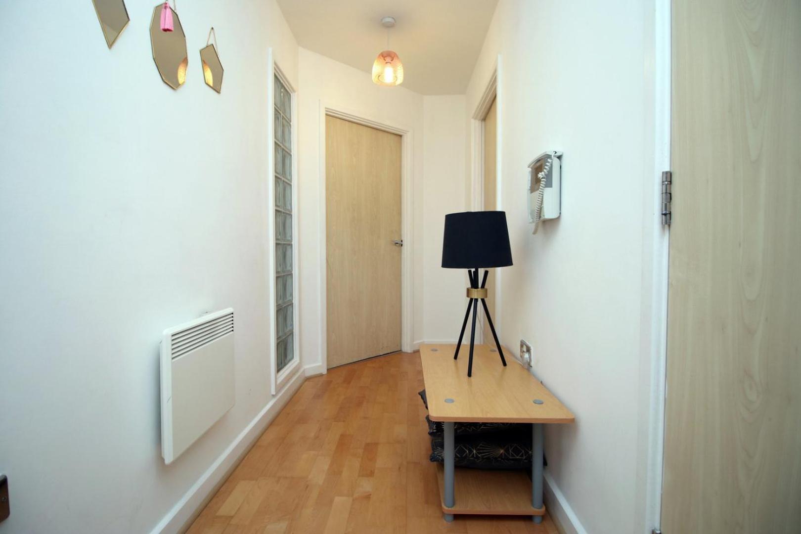 Centrally Located Spacious 2Br | Cohost Partners 카디프 외부 사진
