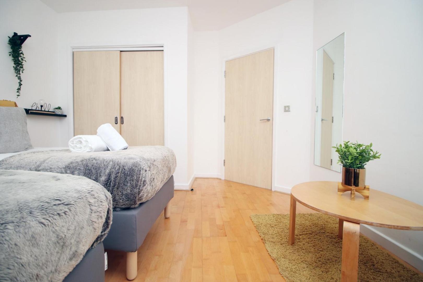 Centrally Located Spacious 2Br | Cohost Partners 카디프 외부 사진